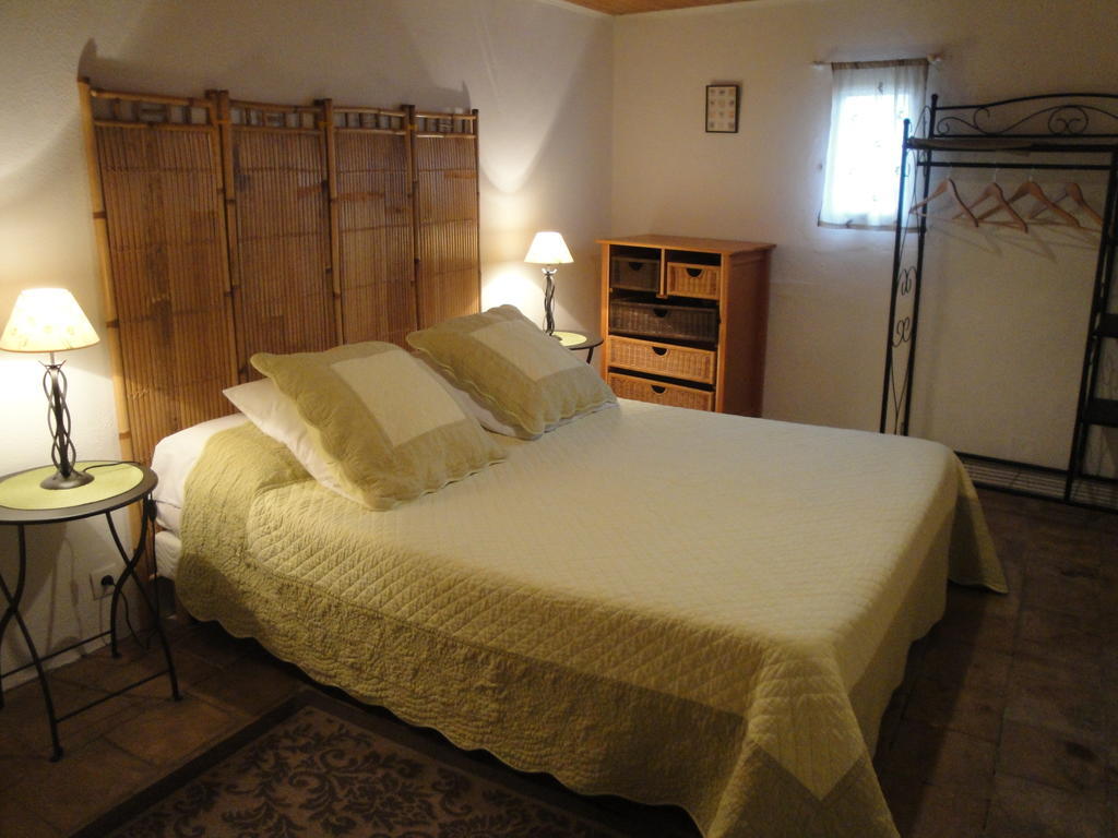 Villa Bastide De La Treille Montaren-et-Saint-Médiers Zimmer foto