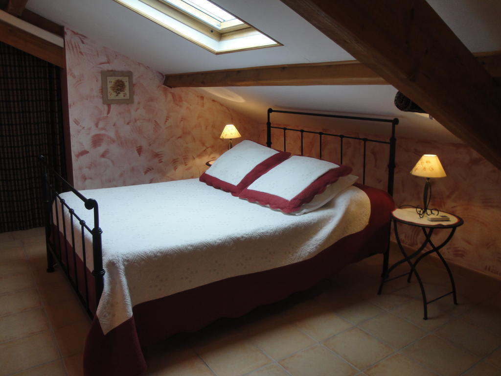 Villa Bastide De La Treille Montaren-et-Saint-Médiers Zimmer foto