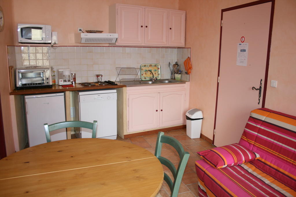 Villa Bastide De La Treille Montaren-et-Saint-Médiers Zimmer foto