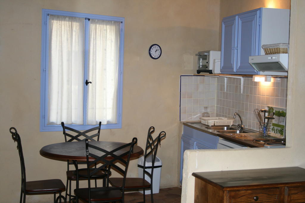 Villa Bastide De La Treille Montaren-et-Saint-Médiers Zimmer foto