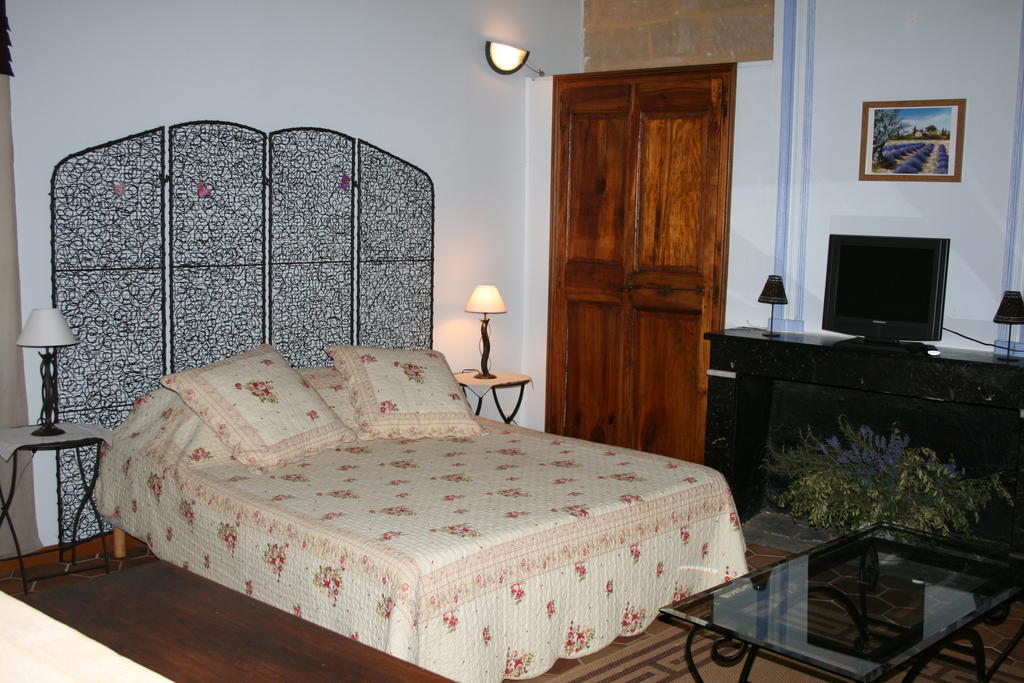 Villa Bastide De La Treille Montaren-et-Saint-Médiers Zimmer foto