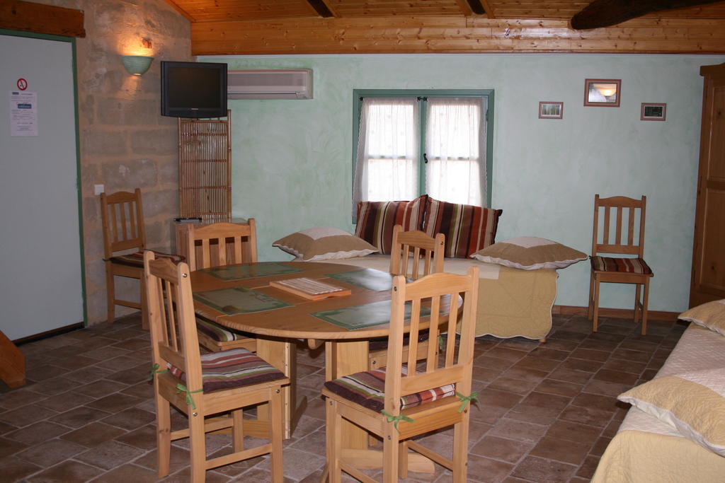 Villa Bastide De La Treille Montaren-et-Saint-Médiers Zimmer foto